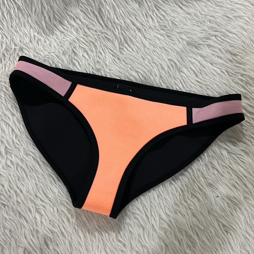 Triangle coral/pink neoprene bikini bottom size medium
